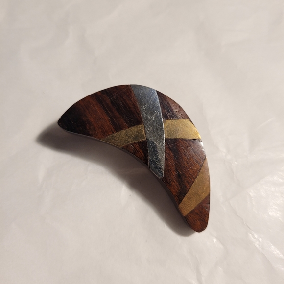 Vintage Wooden Brooch - Picture 2 of 8